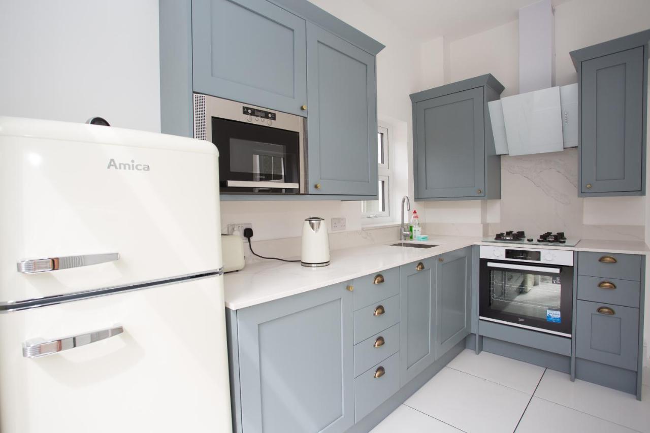 Elegant York House - On A Beach Road, Sleeps 12, With Sea Views Worthing Kamer foto