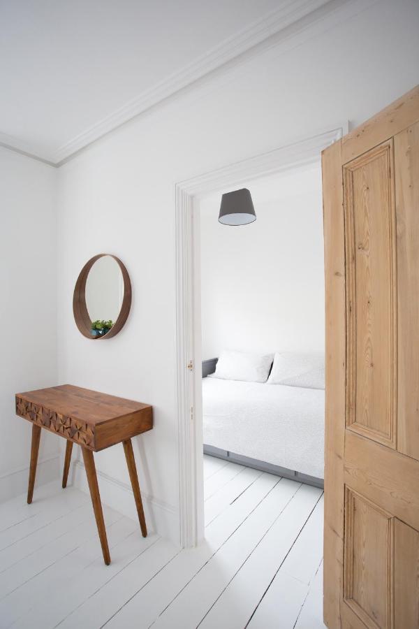 Elegant York House - On A Beach Road, Sleeps 12, With Sea Views Worthing Buitenkant foto