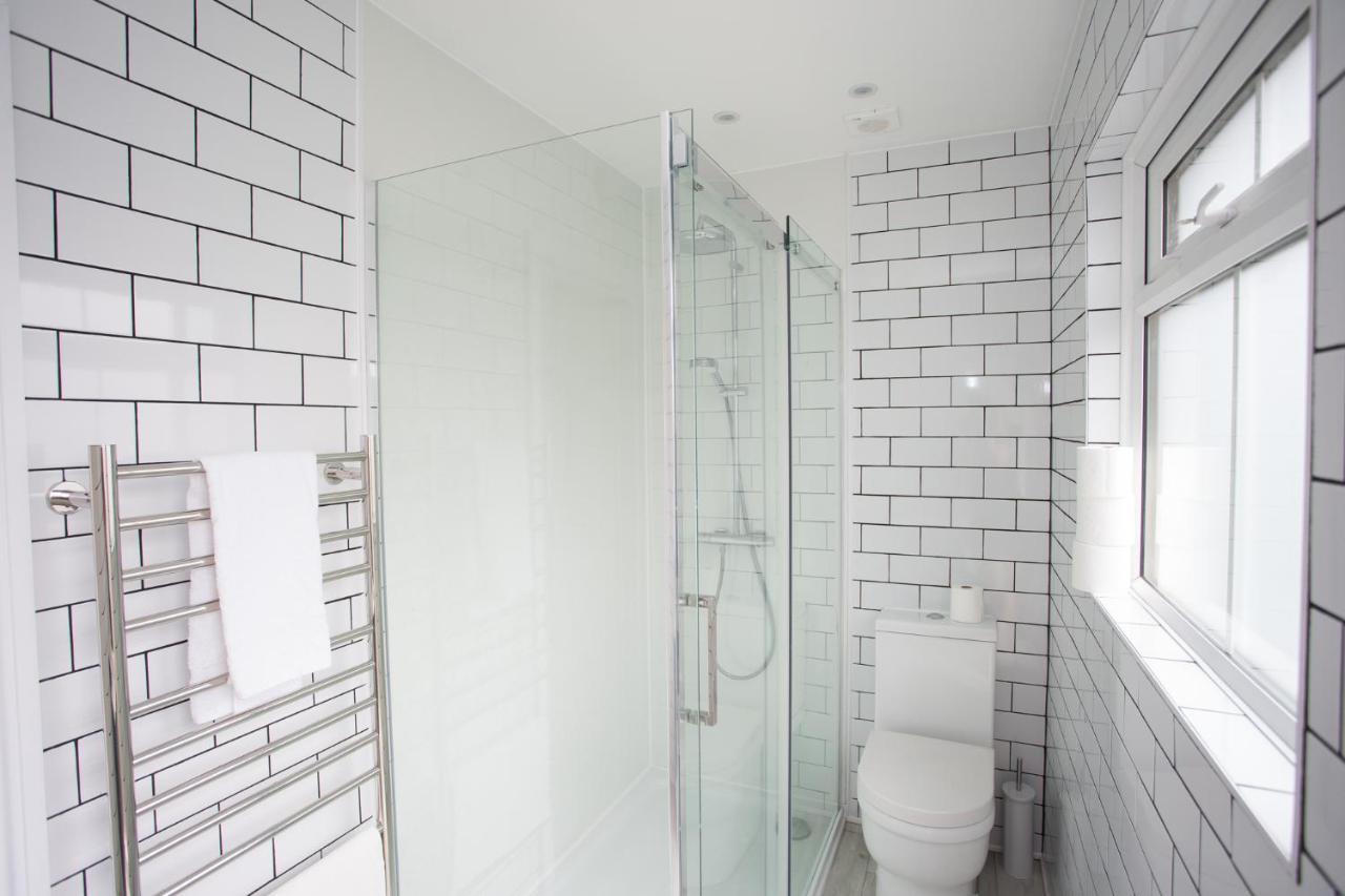 Elegant York House - On A Beach Road, Sleeps 12, With Sea Views Worthing Buitenkant foto